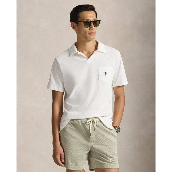 An American style standard since 1972, the Polo shirt has been imitated but never matched. Over the decades, Ralph Lauren Lauren has re-imagined his signature style in a wide array of colours and fits, yet all retain the quality and attention to detail of the iconic original. This jersey version is garment-dyed and washed for a perfectly broken-in effect.