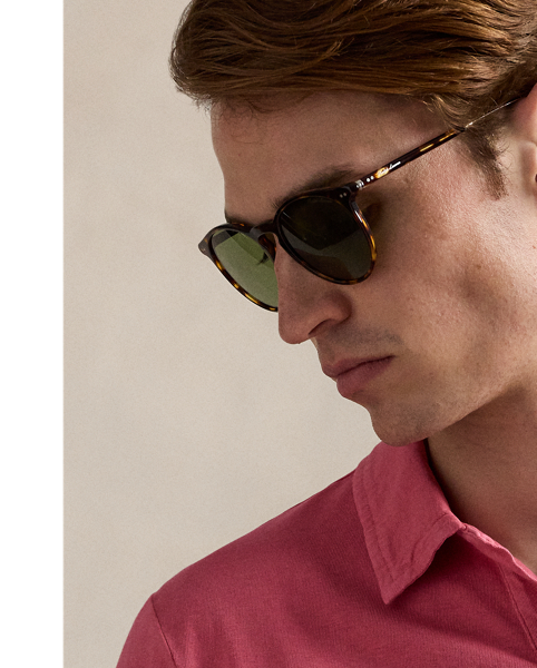 An American style standard since 1972, the Polo shirt has been imitated but never matched. Over the decades,  Ralph Lauren Lauren has re-imagined his signature style in a wide array of colours and fits, yet all retain the quality and attention to detail of the iconic original. This jersey version is garment-dyed and washed for a perfectly broken-in effect.