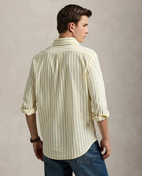 Inspired by two of our icons, this button-down combines the look of an Oxford with the comfort and ease of our Polo shirt's cotton mesh fabric.