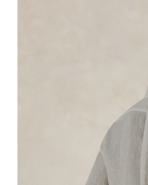 Lightweight, breathable linen makes this shirt perfectly suited to warm-weather days.