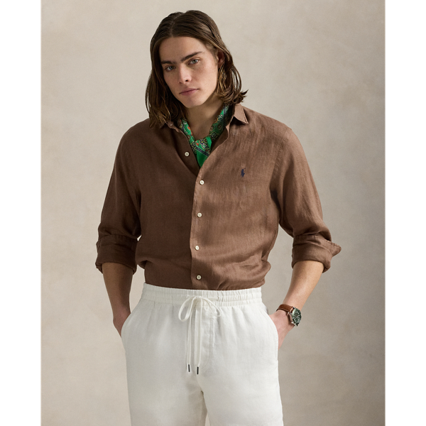 Lightweight, breathable linen makes this shirt perfectly suited to warm-weather days.