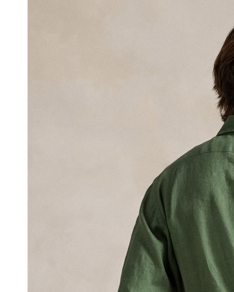 Lightweight, breathable linen makes this shirt perfectly suited to warm-weather days.