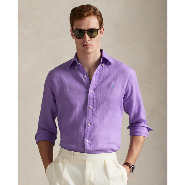 Lightweight, breathable linen makes this shirt perfectly suited to warm-weather days.