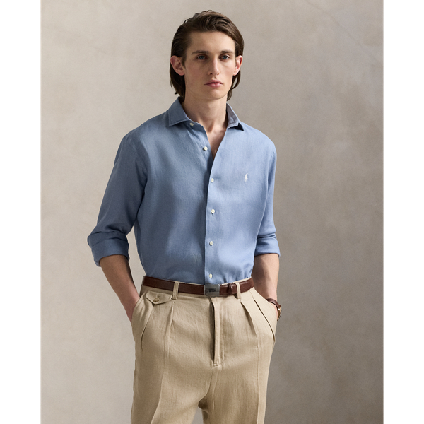 Lightweight, breathable linen makes this shirt perfectly suited to warm-weather days.