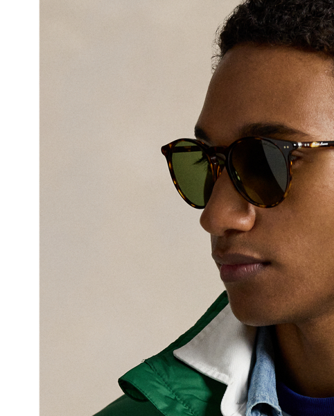 This jacket is crafted from a matte water-repellent fabric and insulated with 650-fill-power down. It also packs into its own pocket for on-the-go convenience.