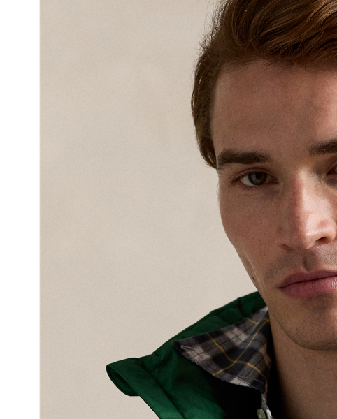 This gilet is crafted from a matte water-repellent fabric and insulated with 650-fill-power down. It also packs into its own pocket for on-the-go convenience.