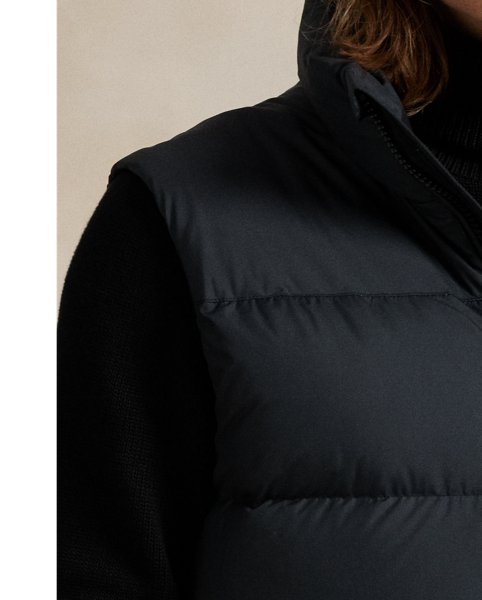 This gilet is made from water-repellent ripstop and insulated with 650-fill-power down, which work together to help keep you warm and dry.
