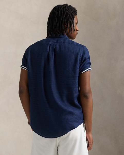 This short-sleeve shirt is made from ultra-lightweight linen and embroidered with our signature Pony on the chest.