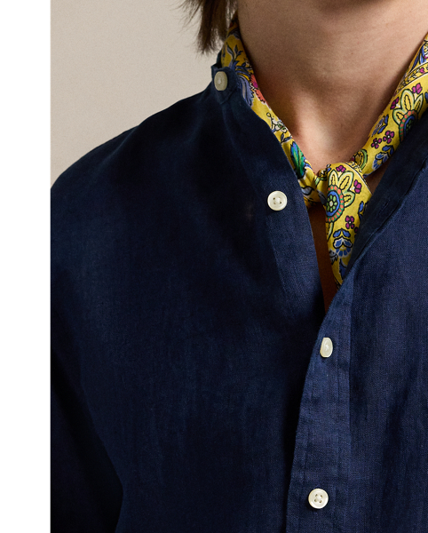 Ultralightweight, breathable linen makes this shirt perfectly suited for warm-weather days.