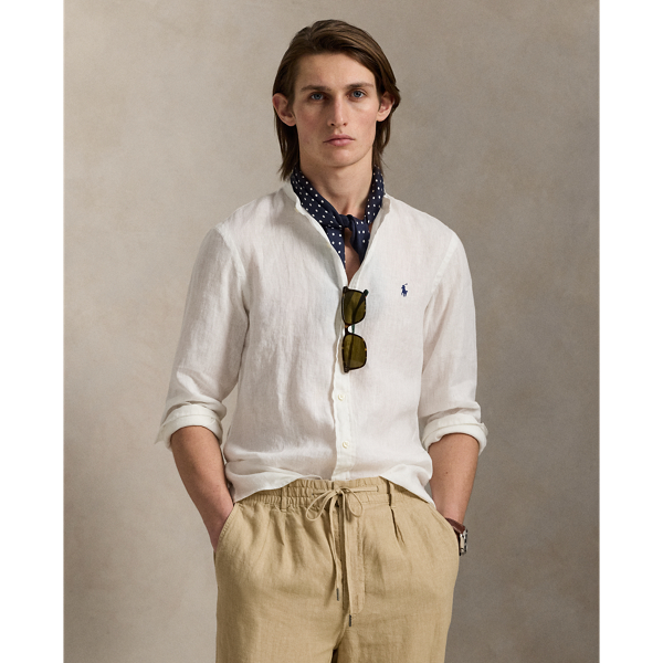 Ultralightweight, breathable linen makes this shirt perfectly suited for warm-weather days.