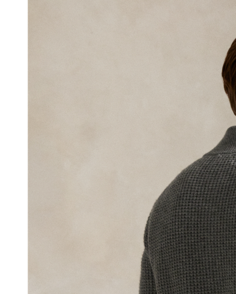 This cardigan's wool-and-cotton yarn creates the perfect balance of warmth and breathability for year-round comfort. Our iconic embroidered Pony adds a signature finish.