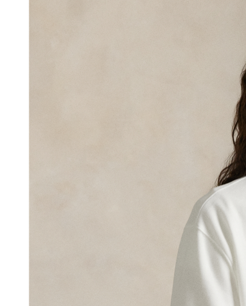 Part of our collection celebrating Wimbledon 2025, this unisex cotton-blend sweatshirt features our iconic Polo Bear dressed in signature spectator style. Embroidered details and flocking on the lawn add whimsical texture.