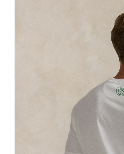 Part of our collection celebrating Wimbledon 2025, this jersey T-shirt features a vintage-inspired tennis player graphic featuring " Ralph Lauren Lauren" and the tournament's logo.