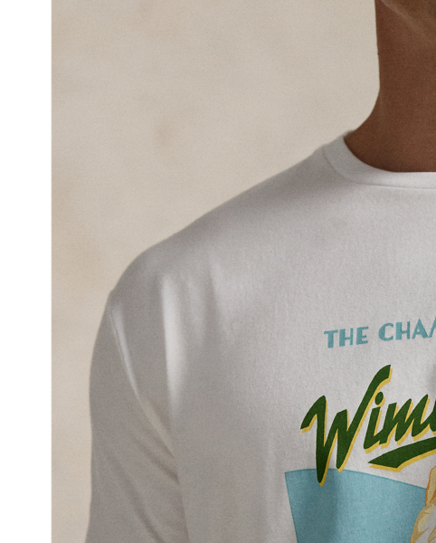 Part of our collection celebrating Wimbledon 2025, this jersey T-shirt features a vintage-inspired tennis player graphic featuring " Ralph Lauren Lauren" and the tournament's logo.