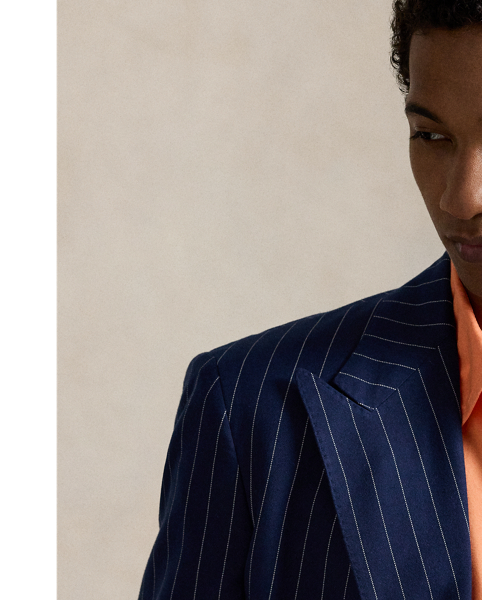 Part of our collection celebrating Wimbledon 2025, this unisex shirt features a tennis-inspired crest combining the tournament's logo and "Polo  Ralph Lauren Lauren". It is garment-dyed and washed to create tonal dimension and impart a soft texture.