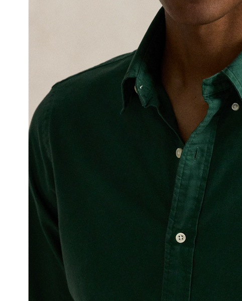 Part of our collection celebrating Wimbledon 2025, this unisex shirt features a tennis-inspired crest combining the tournament's logo and "Polo  Ralph Lauren Lauren". It is garment-dyed and washed to create tonal dimension and impart a soft texture.