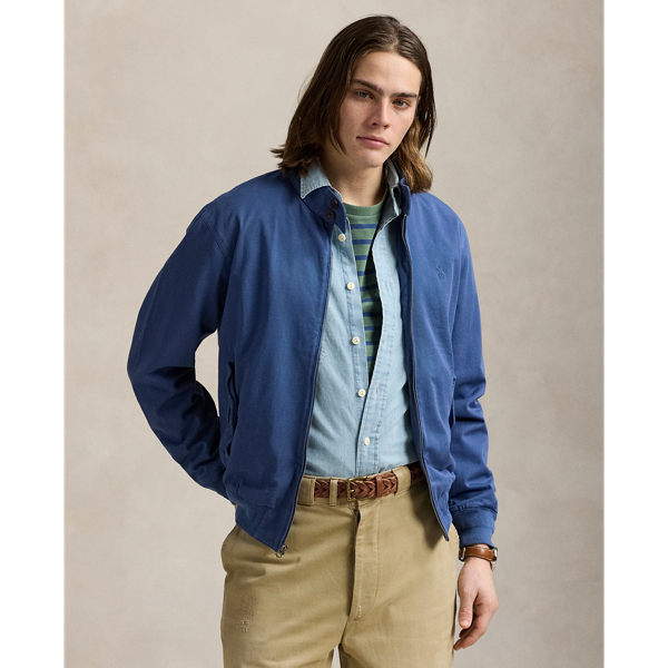 Expertly crafted with cotton chino cloth, this jacket is specially developed to achieved a weathered salt-wash effect. The unique treatment transforms the lightweight layer into a beautiful vintage-inspired essential that reflects casual sophistication and time-honoured character.