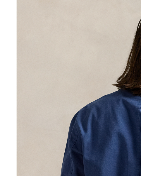 Expertly crafted with cotton chino cloth, this jacket is specially developed to achieved a weathered salt-wash effect. The unique treatment transforms the lightweight layer into a beautiful vintage-inspired essential that reflects casual sophistication and time-honoured character.