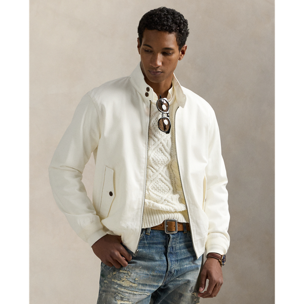 Expertly crafted with cotton chino cloth, this jacket is specially developed to achieved a weathered salt-wash effect. The unique treatment transforms the lightweight layer into a beautiful vintage-inspired essential that reflects casual sophistication and time-honoured character.