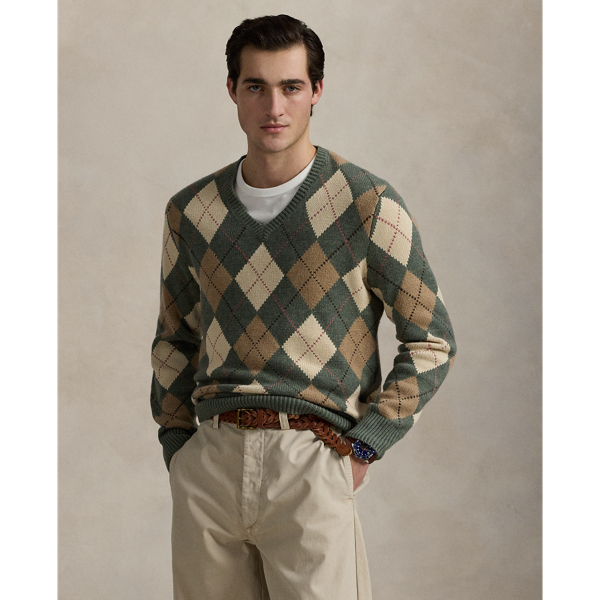 Part of the season's Southampton-inspired collection, this jumper achieves its classic argyle pattern with a blend of cotton and wool yarns in soft shades.