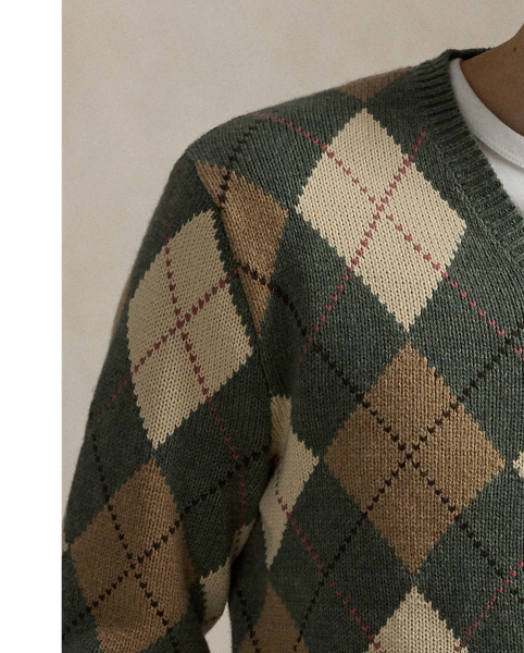Part of the season's Southampton-inspired collection, this jumper achieves its classic argyle pattern with a blend of cotton and wool yarns in soft shades.