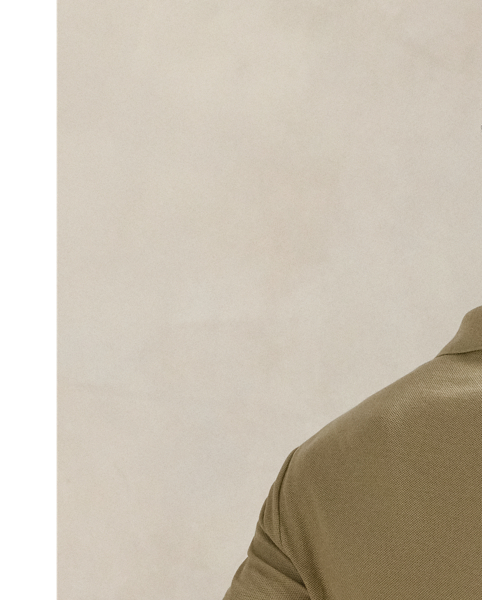 An American style standard since 1972, the Polo shirt has been imitated but never matched. Over the decades,  Ralph Lauren Lauren has reimagined his signature style in a wide array of colours and fits, yet all retain the quality and attention to detail of the iconic original. This version is made with honeycomb-textured cotton mesh and finished with genuine mother-of-pearl buttons.