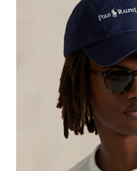 This T-shirt's cotton jersey construction is enhanced through a specialised washing technique for remarkable softness. Our iconic embroidered Pony adds a signature touch that makes this essential style distinctly Polo.