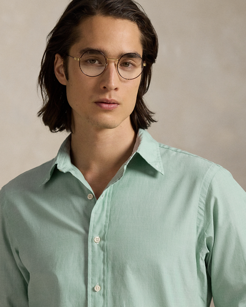 Masterfully crafted with luxurious end-on-end cotton, this shirt draws inspiration from vintage Polo Ralph Lauren Lauren designs, embodying decades of sartorial excellence. The meticulous construction combined with our iconic embroidered Pony create an elevated essential.