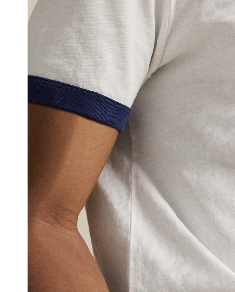 In slub cotton jersey, this T-shirt features a signature athletic-inspired graphic printed at the chest.