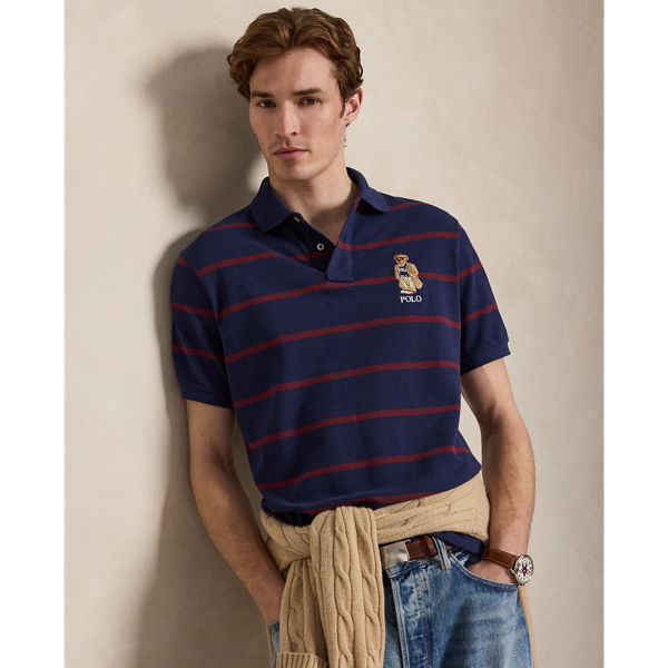 An American style standard since 1972, the Polo shirt has been imitated but never matched. Over the decades, Ralph Lauren Lauren has reimagined his signature style in a wide array of colours and fits, yet all retain the quality and attention to detail of the iconic original. This striped version features our beloved Collegiate Bear with a few stylish updates – tortoiseshell glasses and a Polo-emblazoned pullover.