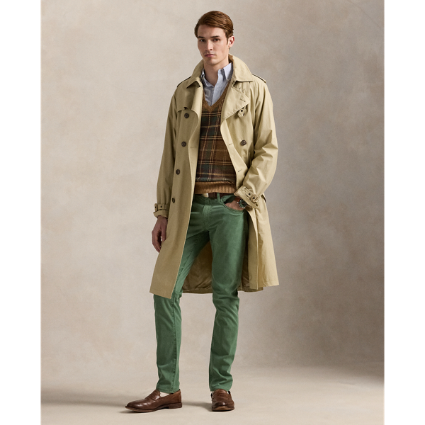 The slim-leg Sullivan features a regular rise and a trim fit through the seat, thigh and knee. This garment-dyed pair is crafted from sanded cavalry twill, which is wrinkle-resistant and woven with extra stretch.