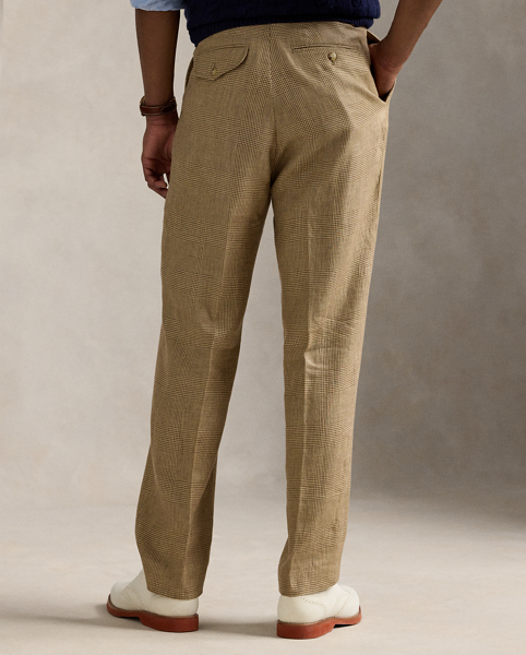 The Whitman offers a classic Polo look courtesy of its relaxed, pleated silhouette. This linen-blend version is crafted from a haberdashery-quality Glen plaid fabric, which was custom-developed for Ralph Lauren Lauren.