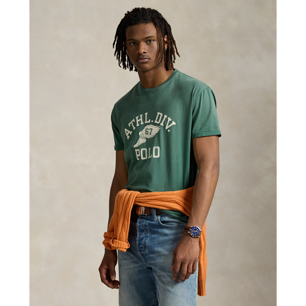 Made with soft cotton jersey, this vintage-inspired T-shirt features a sporty print at the front that nods to our founding year.