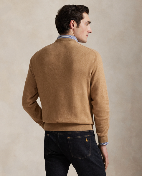 This lightweight crewneck jumper is knit with fine-gauge cotton yarn that's spun with luxurious cashmere. A jersey-stitch technique enhances it soft texture, while our signature embroidered Pony adds an iconic finish.