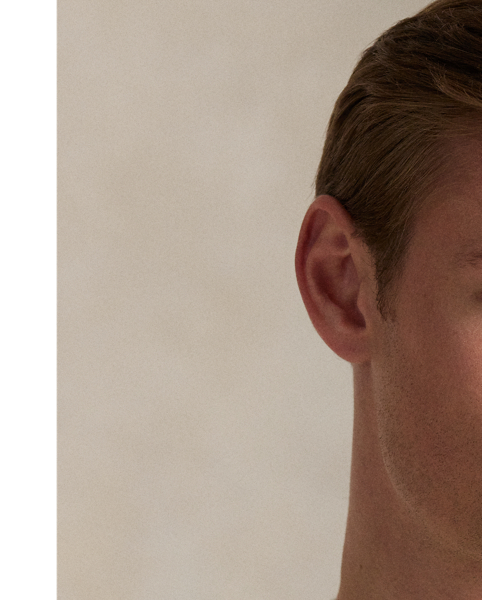 This lightweight crewneck jumper is knit with fine-gauge cotton yarn that's spun with luxurious cashmere. A jersey-stitch technique enhances it soft texture, while our signature embroidered Pony adds an iconic finish.