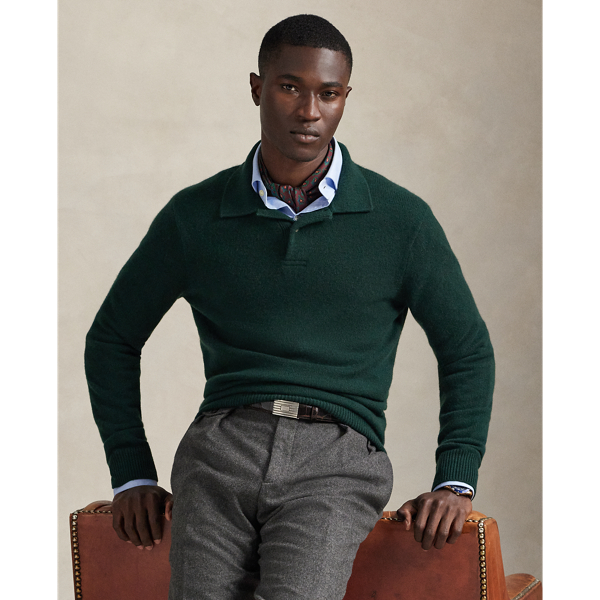 This jumper combines a silhouette inspired by our timeless Polo shirt with Italian cashmere yarn and genuine mother-of-pearl buttons.