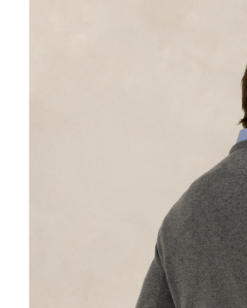 A timeless layering piece, this crewneck jumper is crafted with fine-gauge wool yarn from Italy.