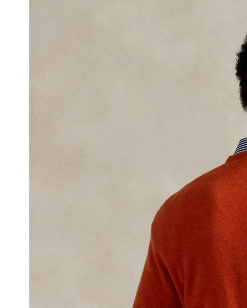 A timeless layering piece, this crewneck jumper is crafted with fine-gauge wool yarn from Italy.