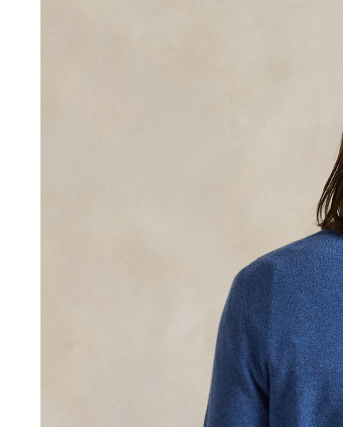 A timeless layering piece, this crewneck jumper is crafted with fine-gauge wool yarn from Italy.