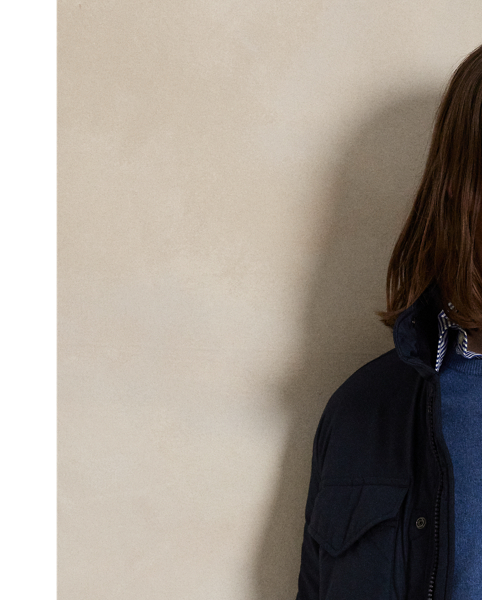 A timeless layering piece, this crewneck jumper is crafted with fine-gauge wool yarn from Italy.