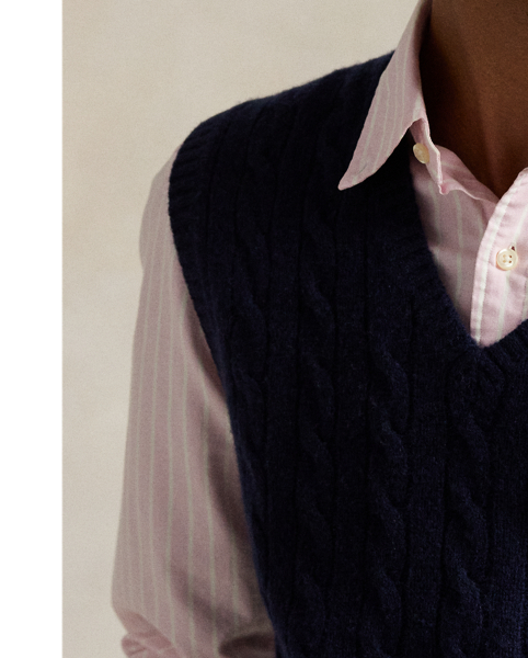 Featuring our iconic cable-knit motif, this sleeveless jumper is crafted with Italian yarn that's spun with wool and cashmere.