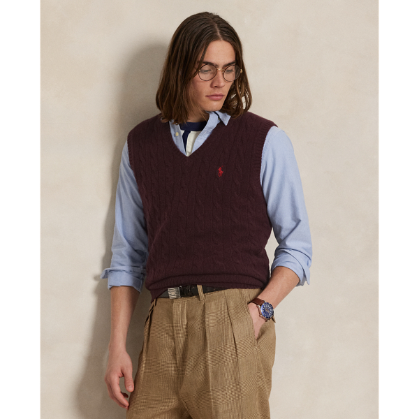 Featuring our iconic cable-knit motif, this sleeveless jumper is crafted with Italian yarn that's spun with wool and cashmere.