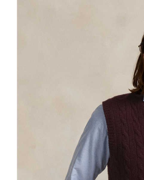 Featuring our iconic cable-knit motif, this sleeveless jumper is crafted with Italian yarn that's spun with wool and cashmere.