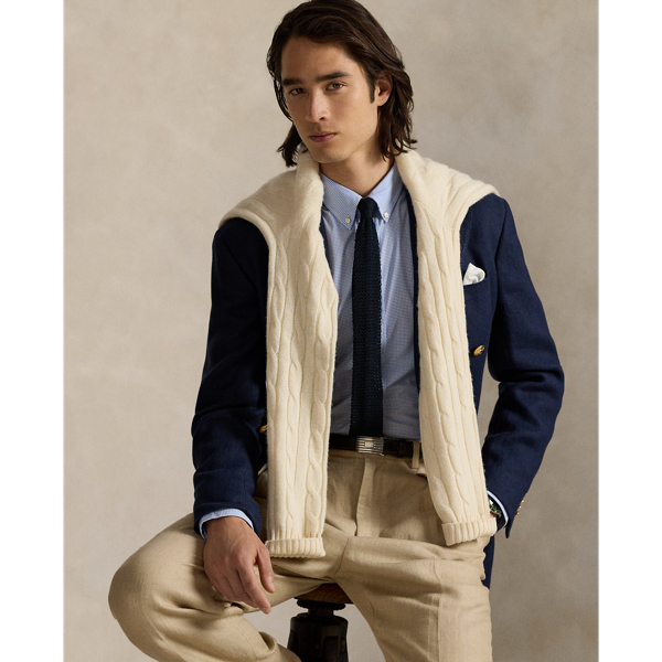 This shirt's poplin fabric combines soft, breathable cotton with extra stretch for added comfort. At the left chest, it is intricately embroidered with our signature Pony for an iconic look.