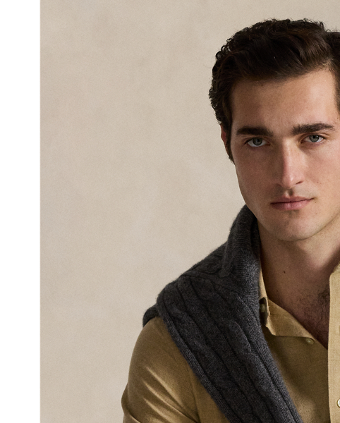 This lightweight shirt is crafted with an innovative, brushed cotton-blend fabric that is both stretchy and ultrasoft. It also wicks away moisture to help keep you cool and comfortable throughout the day.