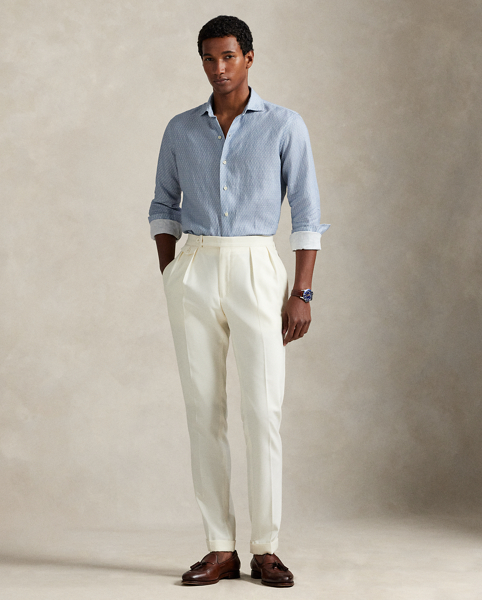 Lightweight, breathable linen makes this shirt perfectly suited for warm-weather days, while a miniature Polo mallet print adds equestrian-inspired style.