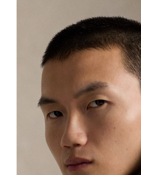 Made from water-repellent fabric, this jacket is insulated with 650-fill-power down and constructed with a detachable hood. It features archival "Sportsman" graphics throughout, as well as new motifs that are influenced by flannel goods from the '60s.