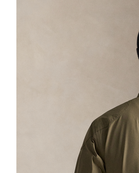 This utility jacket combines a specially constructed three-layer water-repellent shell and sealed seams with a buckled waist, making for a layer that is as functional as it is stylish.