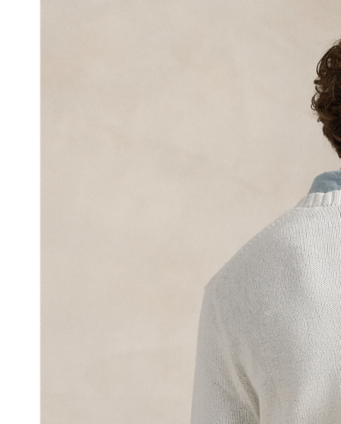 An icon sporting an icon, our Polo Bear wears the  Ralph Lauren Lauren flag jumper on this unisex layer. "RL" is hand-embroidered at the left hem for a signature finish.