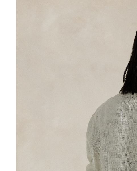 An icon sporting an icon, our Polo Bear wears the  Ralph Lauren Lauren flag jumper on this unisex layer. "RL" is hand-embroidered at the left hem for a signature finish.